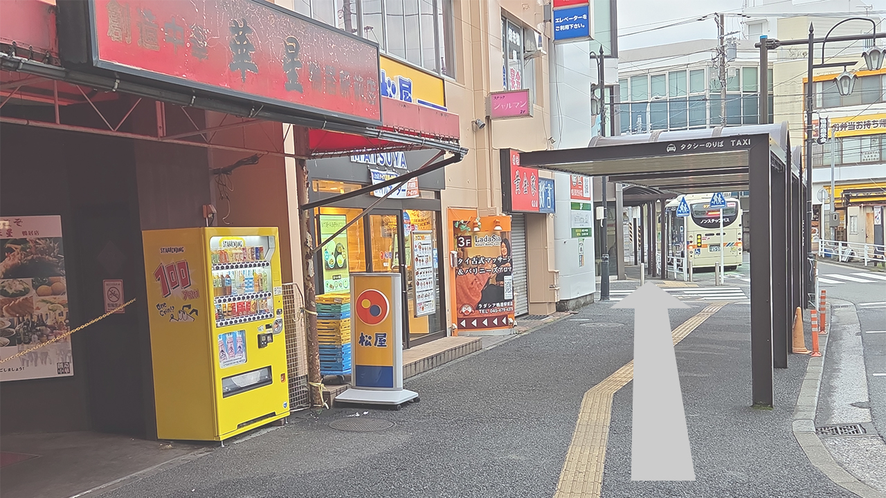 バス・タクシーロータリー横側